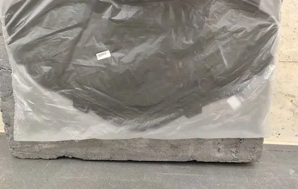 Engine bonnet/hood sound/heat insulation
