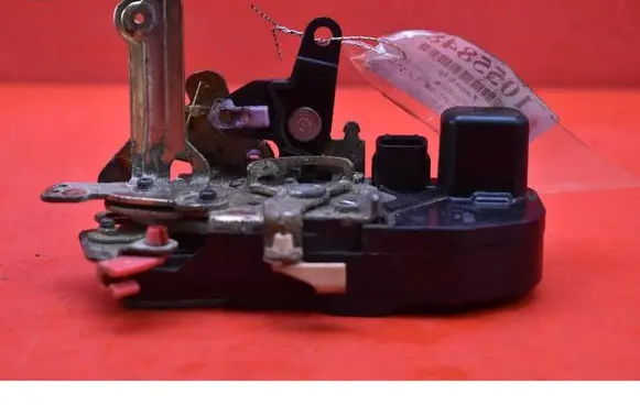Chrysler Pacifica Front door lock 