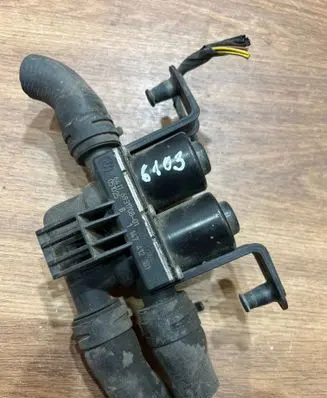 BMW 5 E60 E61 Coolant heater control valve 6931708 051025 1147412