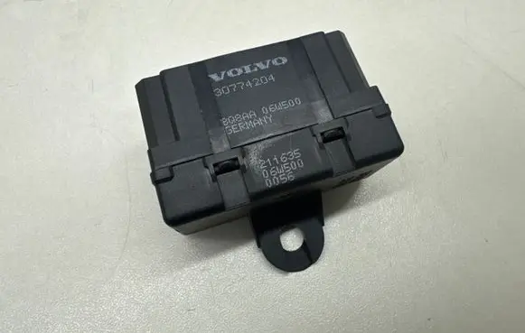 Volvo XC90 Seat heating relay 30774204