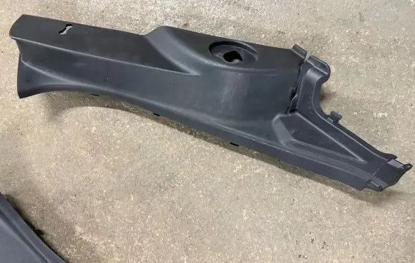 Toyota Auris E180 Rear seat side bottom trim 6255102320