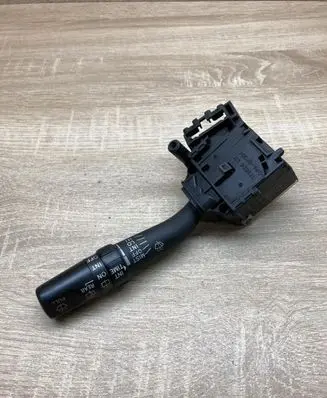 Toyota Avensis T250 Wiper control stalk 8465205150 1737654