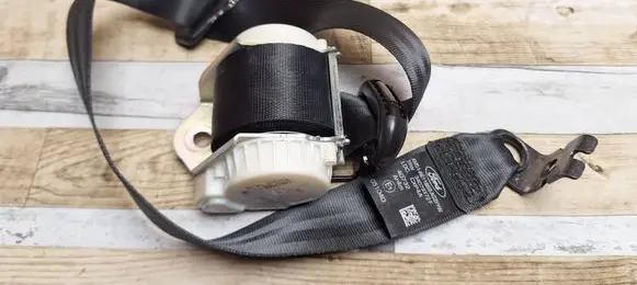 Rear seatbelt