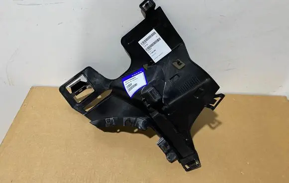 Volvo XC40 Front bumper mounting bracket 32136092