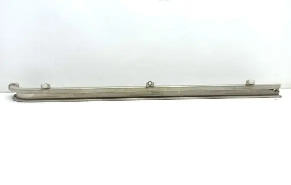 Mercedes-Benz Vito Viano W447 Sliding door middle roller runner A4477662100