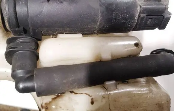 BMW 7 E65 E66 Windscreen/windshield washer pump