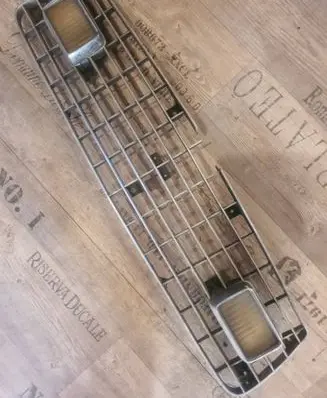 Front bumper upper radiator grill