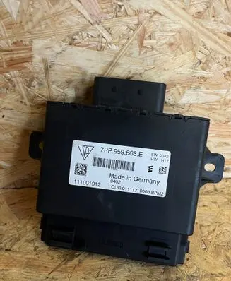 Porsche Cayenne (92A) Voltage converter/converter module 7PP959663E 111001912 CDG011117