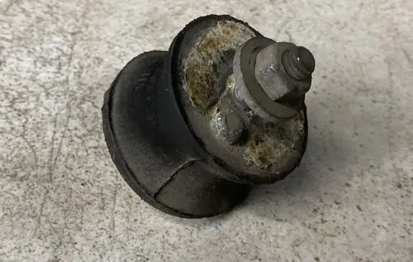 BMW 3 E90 E91 Gearbox mount 6771220 68623513