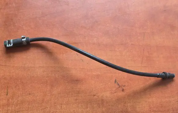 Mercedes-Benz SL R230 Engine coolant pipe/hose A2305010025 2305010025