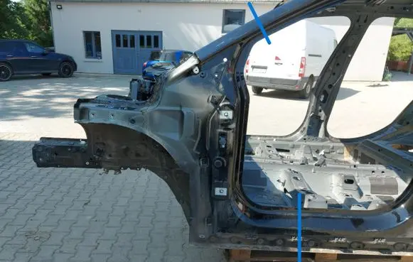BMW 2 Active Tourer U06 Front quarter panel BMWU06Cwi027927
