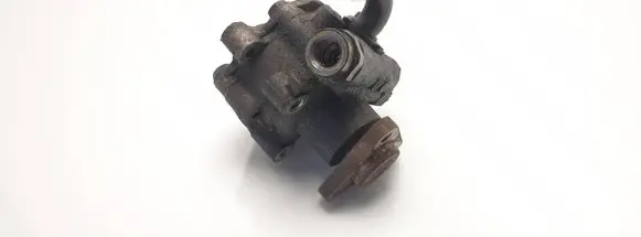 Volkswagen PASSAT B5.5 Power steering pump 8D0145177Q