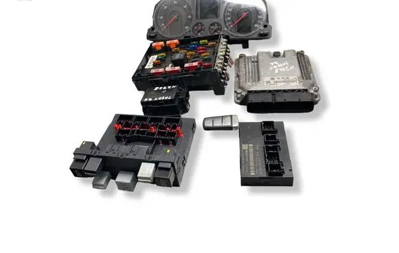 Volkswagen PASSAT B6 Engine ECU kit and lock set 03L907309 1039S24297 0281015029