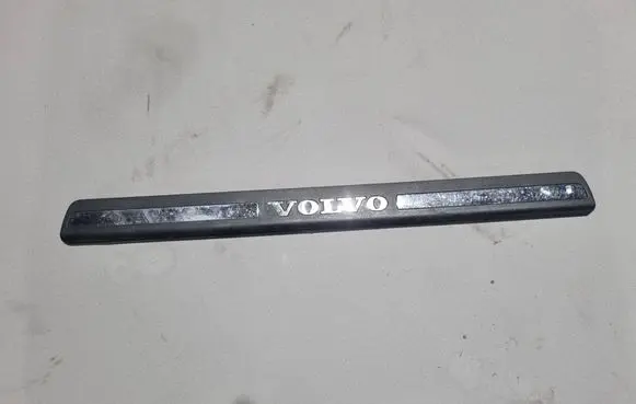 Volvo V70 Front sill trim cover 8659960