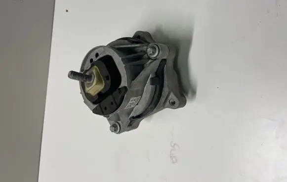 BMW 1 F20 F21 Engine mount bracket 6859407