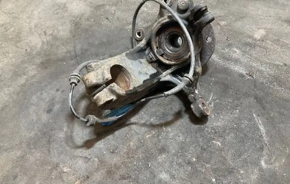 Peugeot 2008 I Front wheel hub