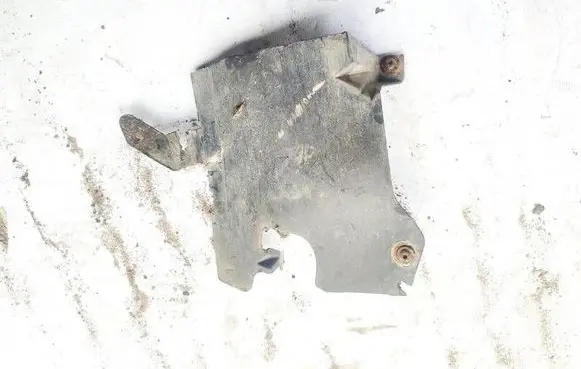 Engine splash shield/under tray