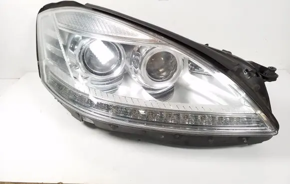 Mercedes-Benz S W221 Headlight/headlamp A2218202639