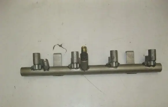 Audi A8 S8 D3 4E Fuel main line pipe 079133315E