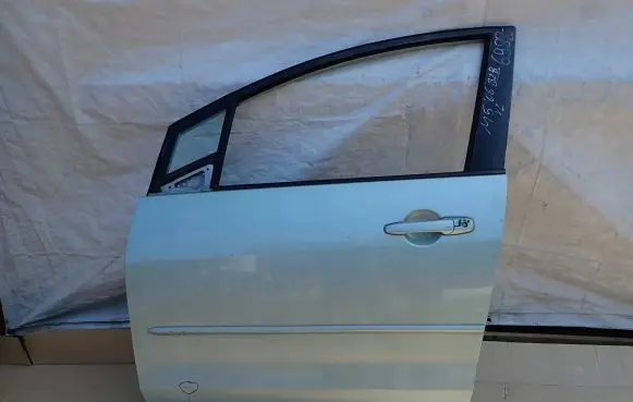 Mazda 5 Front door