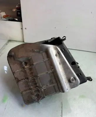 Volkswagen PASSAT B5 Air filter box 4545