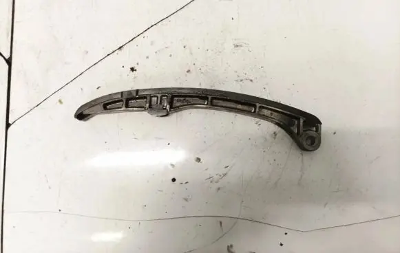 Toyota Avensis T270 Slide rail for timing chain 