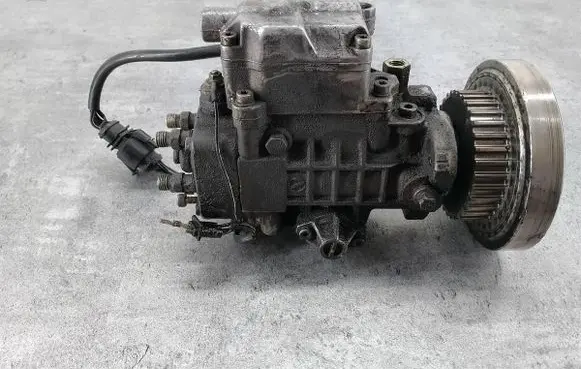 Volvo V70 Fuel injection high pressure pump 083-01835