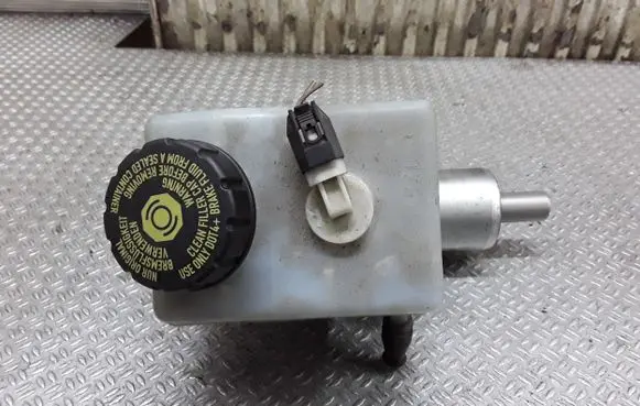 Mercedes-Benz B W245 Master brake cylinder A1694300202