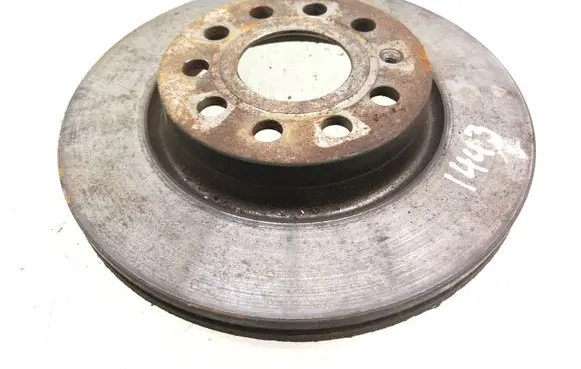 Volkswagen Golf V Front brake disc