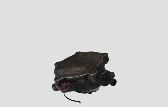 Volkswagen PASSAT B6 Vacuum pump 06D145100E