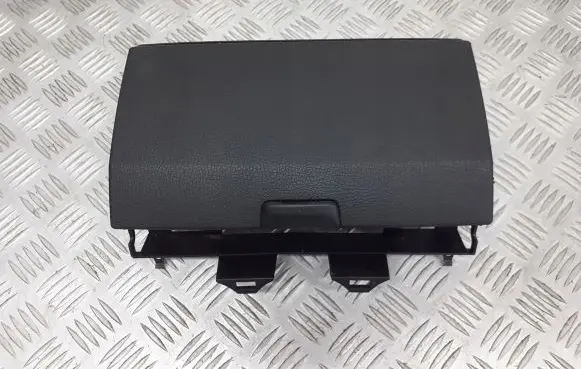 Mazda 6 Glove box 040929-02