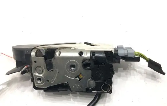 Citroen C3 Picasso Front door lock