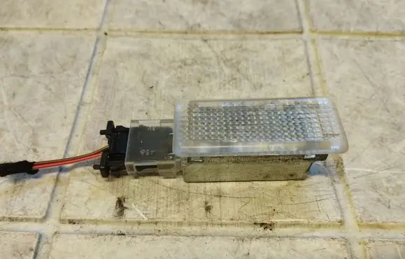 Volkswagen Touareg I Other interior light 7L0947415