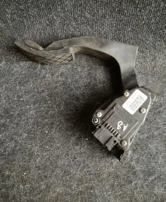 Audi A8 S8 D3 4E Accelerator throttle pedal 4E1723523D