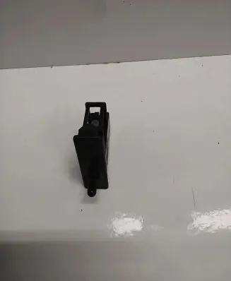 Toyota Land Cruiser (J100) Glove box light 16676447