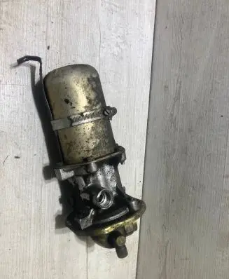 Bentley Mulsanne Oil filter mounting bracket