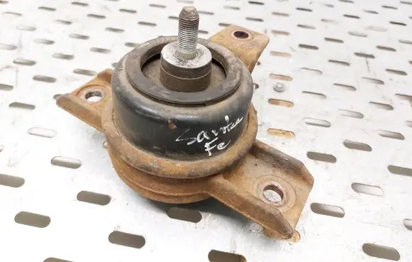 Hyundai Santa Fe Engine mount bracket