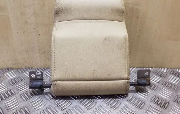 Land Rover Discovery 3 - LR3 Third row seat headrest 