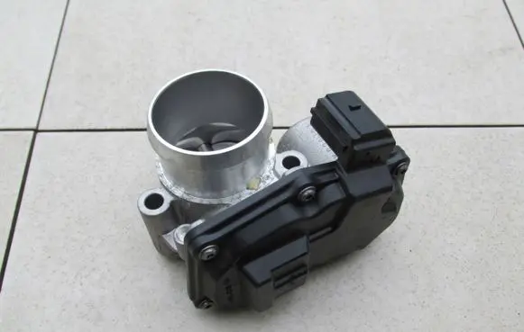 Ford Focus Throttle valve CM5G9F991FC