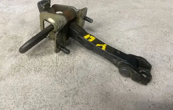 Volvo XC70 Front door check strap stopper 30661410
