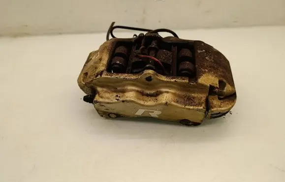 Volkswagen Touareg I Rear brake caliper 