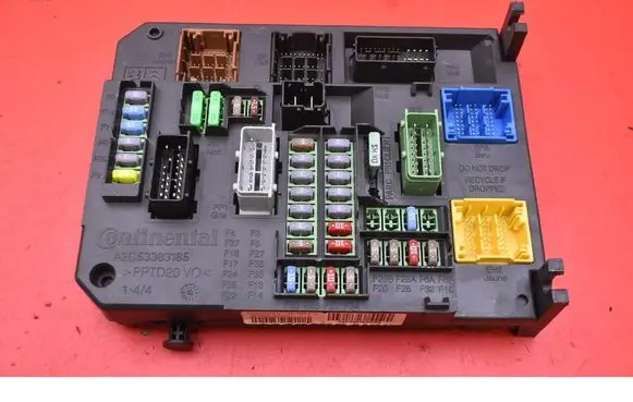 Peugeot 308 Fuse box set 9806687880
