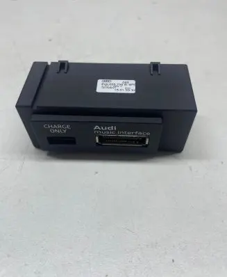 Audi A3 S3 8V USB socket connector 8V0035736B