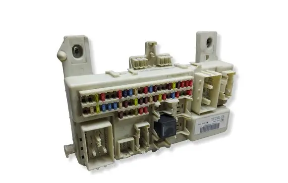 Ford Focus Fuse module 4M5T14A073BJKASAC 4M5T14A073BJ