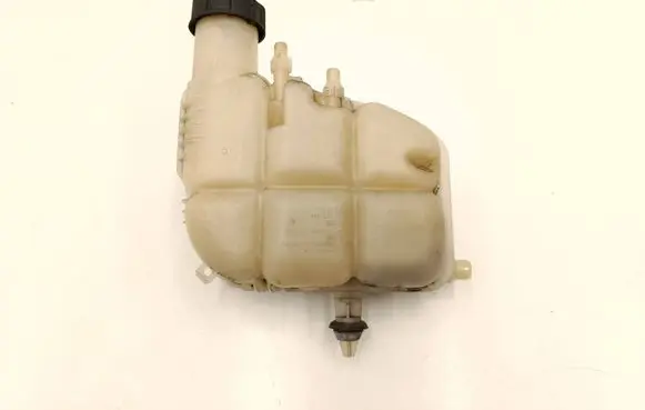 BMW 2 F46 Coolant expansion tank/reservoir 8687503 7617362 206666