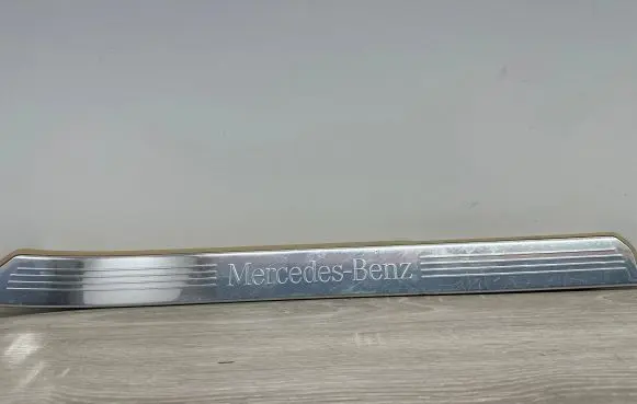 Mercedes-Benz S W221 Front sill trim cover A2216800235