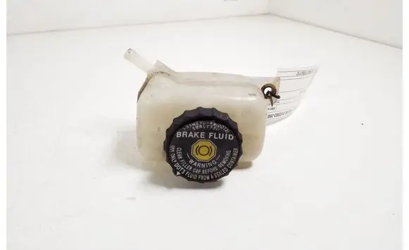 Lexus RX 330 - 350 - 400H Brake fluid reservoir 47220-48020