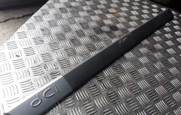 Renault Megane II Front door trim (molding) 8200073469