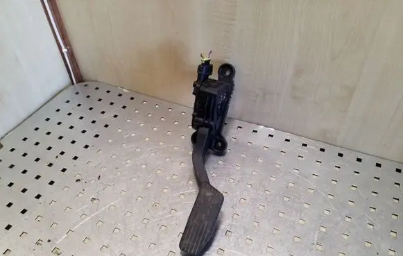 KIA Sportage Accelerator throttle pedal 327001FXXX