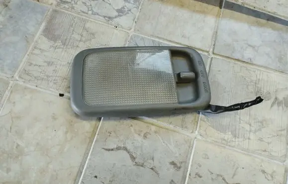 Toyota RAV 4 (XA20) Rear seat light